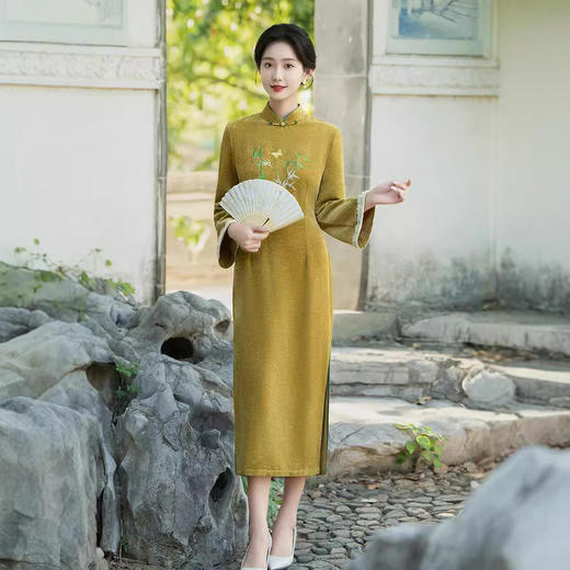 2024秋款长款复古文艺黄色改良年轻款旗袍QMR 商品图2