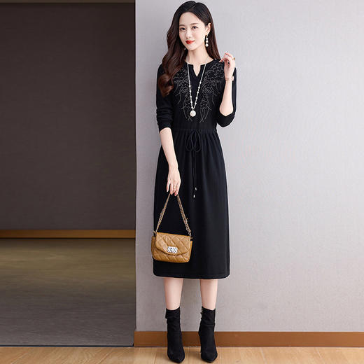 CC-56-5750针织连衣裙2024新款秋冬洋气遮肚显瘦配大衣裙子系带毛衣打底裙 商品图3