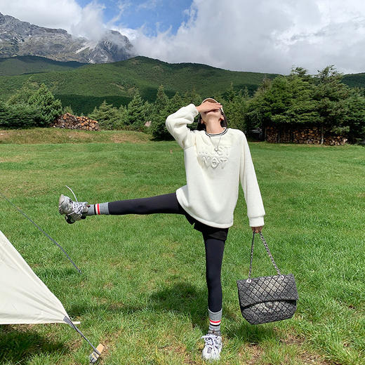 <曾小咸推荐>宽松慵懒风毛毛字母卫衣 商品图3