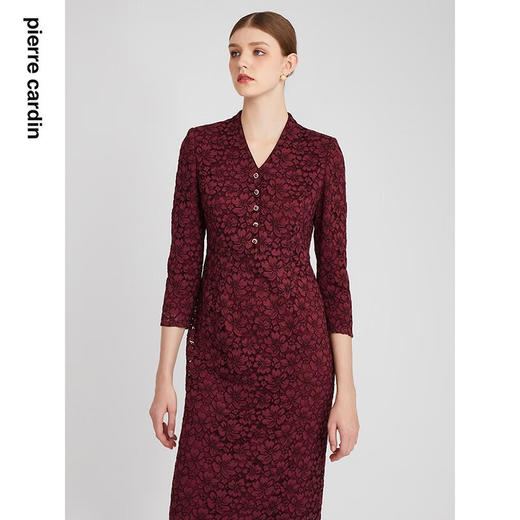 皮尔卡丹女装连衣裙酒红蕾丝优雅复古修身A字裙P2323E2881T0
 商品图3