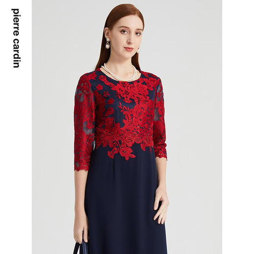 皮尔卡丹女装春季新款法式蕾丝刺绣修身连衣裙P2132E2120R3
 商品图3