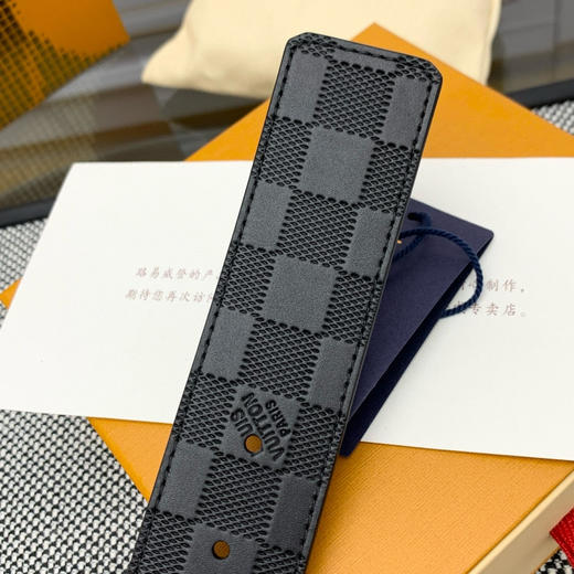 秋冬特惠💰330【LV 路易威登】男士腰带 Check 双面腰带以 Damier Infini 压纹皮革和深邃 Damier 帆布演绎两式风尚 商品图8