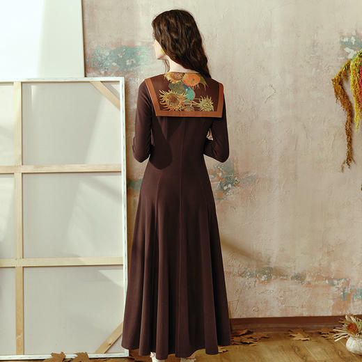 两三事梵高文艺 呢喃鸢语 2024冬季新款印花海军领打底连衣裙长裙 商品图2