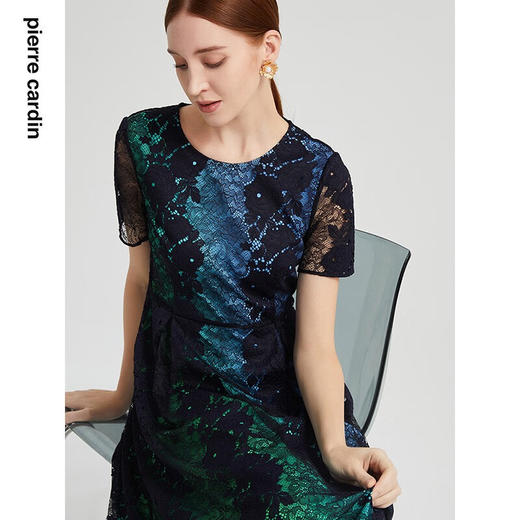 皮尔卡丹女装春夏新款渐变蕾丝刺绣淑女连衣裙P2216D2057N0
 商品图3