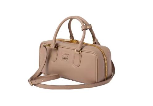 MIU MIU缪缪 Arkady 字母徽标可拆卸可调节肩带皮革 保龄球包单肩斜挎手提包 女款 浮雕米色 商品图0