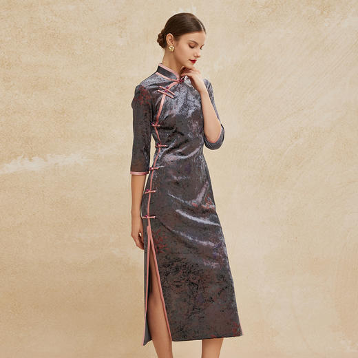 PH807斯尔丽24秋冬新款改良版弹力丝绒拼色镶边斜门襟气质款宴会连衣裙 商品图3