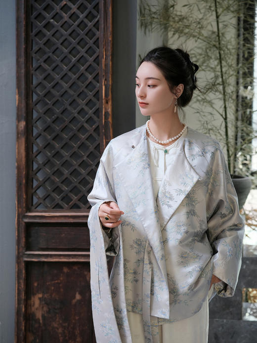 盛唐牡丹| 景天蓝色桑蚕丝配围巾外套 商品图1