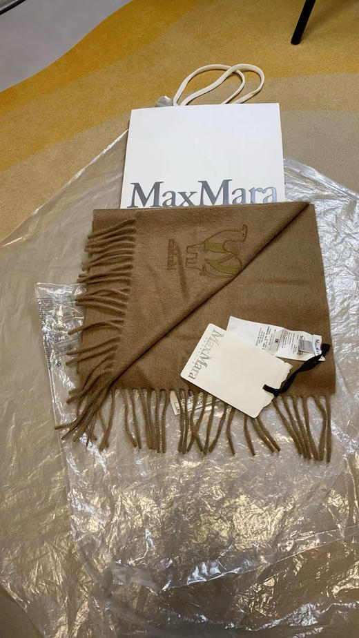 国内现货MaxMara驼绒围巾1300元配购物袋 商品图0