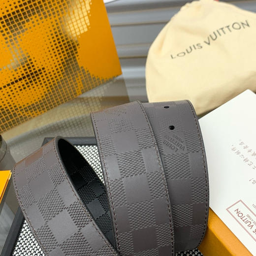 秋冬特惠💰330【LV 路易威登】男士腰带 Check 双面腰带以 Damier Infini 压纹皮革和深邃 Damier 帆布演绎两式风尚 商品图4