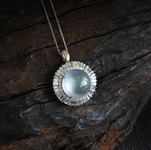 【天然正品】A货翡翠AU750收藏级白金豪镶钻镶天然高冰种蛋面翡翠吊坠项链、戒指两用款吊坠：26.3*21.3*12.0MM女士现售价：33300！281024XY13 商品图10