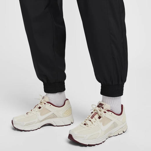 NIKE耐克女子 AS W NSW OTG UV ESSNTL WVN MR 长裤 FV7661-010 商品图3