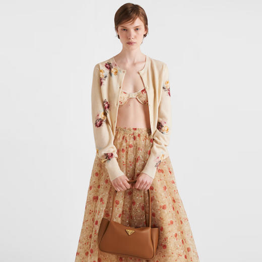 PRADA 普拉达 女士珐琅金属三角形徽标中号皮革手提包 驼色 1BA444 2CYS F03BH OVX 商品图3