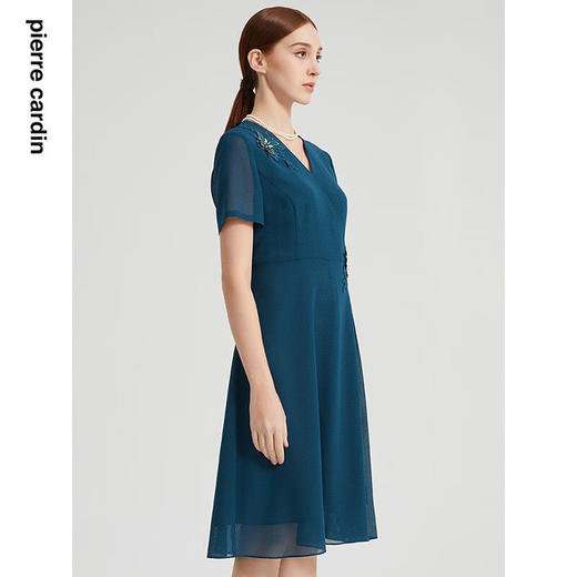 皮尔卡丹女装夏季新款通勤端庄刺绣短袖连衣裙P2215D2040G0
 商品图1