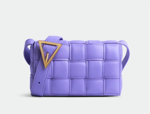 Bottega Veneta葆蝶家 PaddedCASSETTE金色饰面加衬Intreccio编织 羊皮革枕头包单肩斜挎包 女款 紫色 商品图0