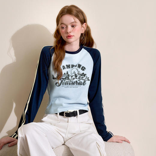美式复古休闲运动风条纹撞色印花长袖T恤女早春修身上衣V4443595 商品图2