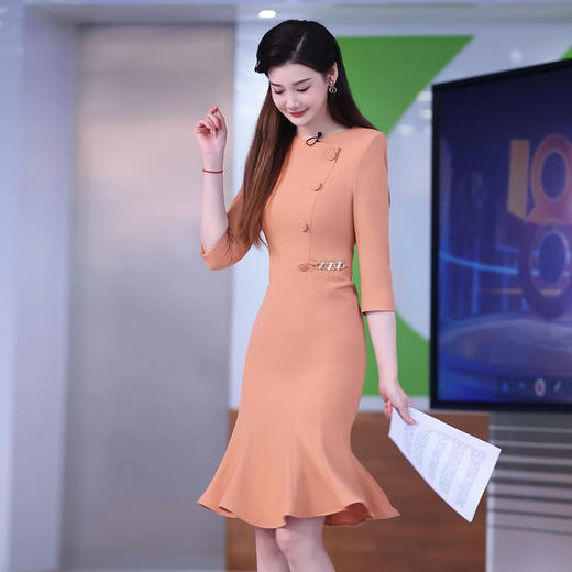 IWY/橘色气质收腰鱼尾裙正装女2024七分袖上镜主持职业长裙连衣Q1180 商品图2