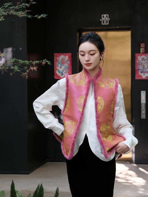 盛唐牡丹 |双龙团纹真丝花蕾缎水貂马甲 商品图0