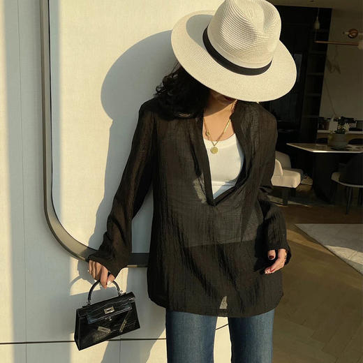 【顺丰包邮】13809 洛诗琳设计感V领休闲百搭防晒罩衫82277 商品图3