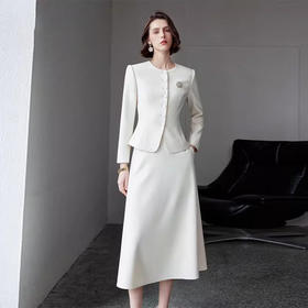 IWY/时尚米白色职业西装套裙女演讲主持上镜正装职业女裙套装涤纶外套C2040+S2102