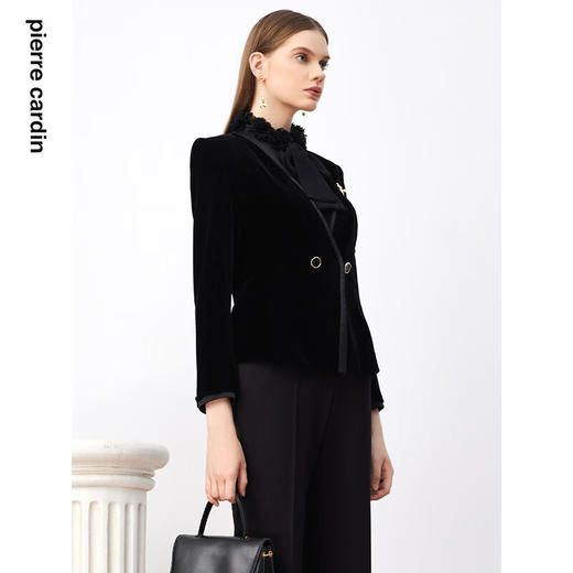 皮尔卡丹女装西装春秋丝绒花边立领日常时尚设计外套P3321U3997B0
 商品图1