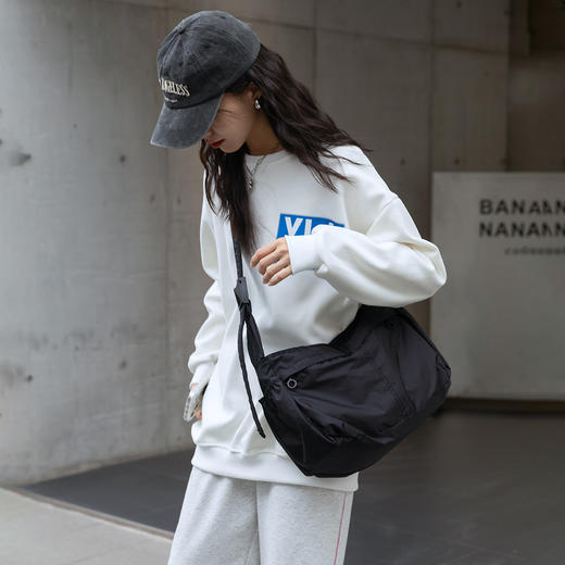 Safiya/索菲娅2024大容量休闲运动风单肩斜挎女包 SF43215304 商品图6