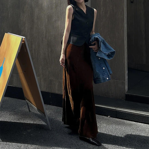 【顺丰包邮】13435 洛诗琳高级感复古真丝丝绒鱼尾包臀半身裙女2025 商品图3