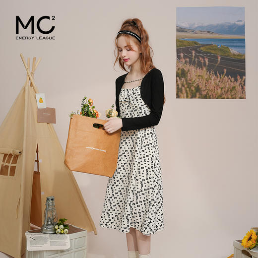mc2贝壳衫印花吊带裙两件套裙2024春秋新款碎花吊带连衣裙女装 商品图0