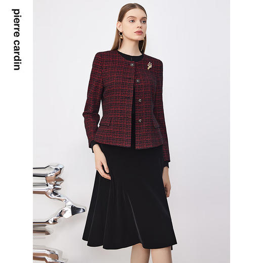 皮尔卡丹女装西装冬季圆领单排扣日常羊毛西服上衣P3446U3952R3
皮尔卡丹女装西装冬季圆领单排扣日常羊毛西服上衣P3446U3952R3
 商品图3