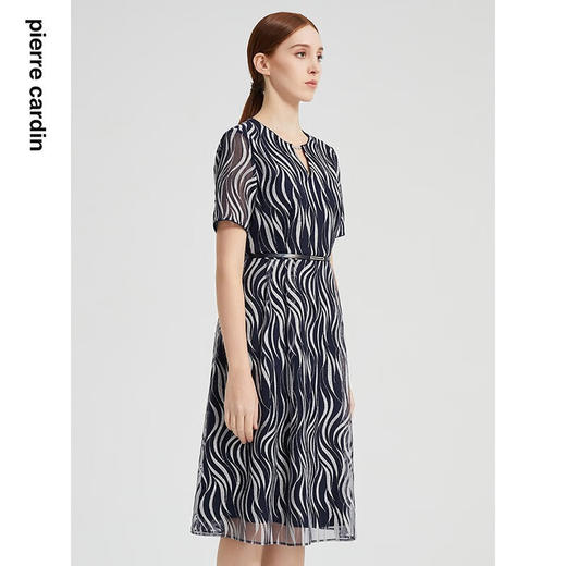 皮尔卡丹女装连衣裙新款波纹印花淑女简约通勤裙子P2129E2089N3
 商品图1