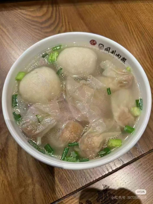 福建百年老品牌👉【馥华肉燕】
✨老食材，新味道❗️采用猪肉食材打造肉燕🥩纯手工制作 经典好味道 🥟口感Q弹👏有嚼劲👍 同时带有肉的醇香 皮薄馅大 一口下去超满足😋好吃又健康❗️ 商品图3