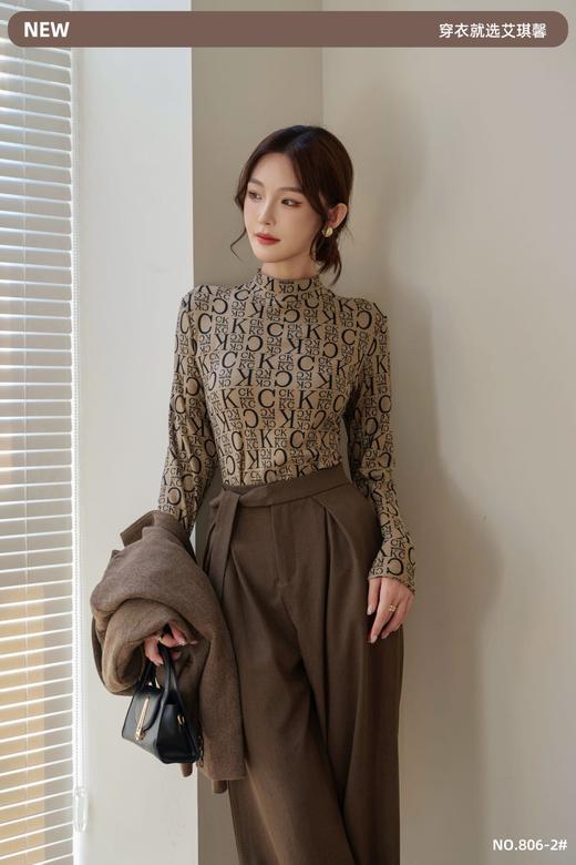 【百搭舒适！暖心护体】星空绒，自发热，暖情满满。古风设计，气质高级。宽松大板型，尽显女性优美曲线。让你在冬日里保暖兼具时尚感，成为街头蕞靓的女神！ 商品图6