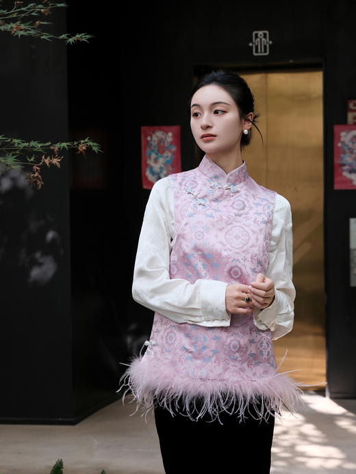 盛唐牡丹 |鹤鹿同春宋锦拼鸵鸟毛夹棉马甲 商品图0