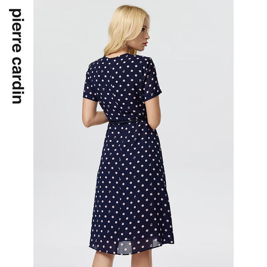 皮尔卡丹女装连衣裙藏蓝色V领波点收腰短袖碎花裙P3233D3148N3
 商品图3