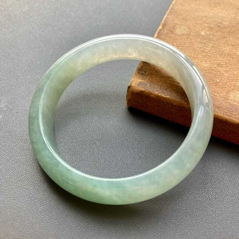 糯冰种淡晴水翡翠手镯52