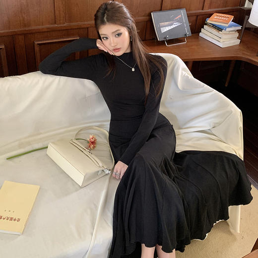 西遇长款半高领连衣裙女冬季新款鱼尾裙时尚修身显瘦黑长裙SS141274 商品图0