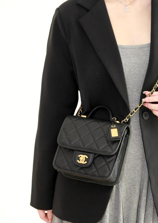 𝗖𝗵𝗮𝗻𝗲𝟭 𝟮𝟮𝗞秋冬🌿手柄口盖包邮差包 黑色（HH） 商品图2