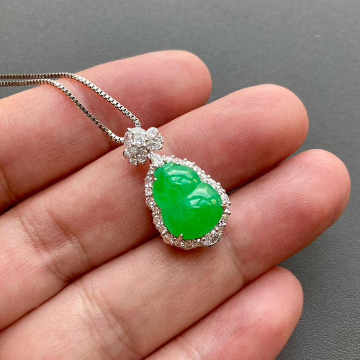 请输入冰种阳绿翡翠葫芦18k白金钻石镶嵌 商品图6