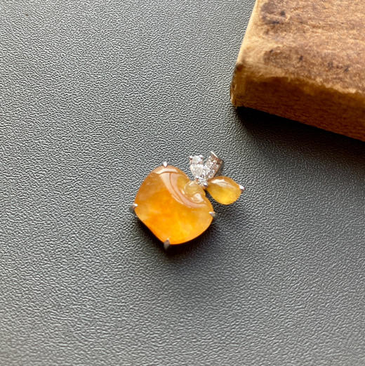 高冰种黄翡苹果18k白金钻石镶嵌 商品图2