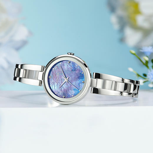 西铁城/CITIZEN不锈钢简约时尚光动能女表EM0801-85N 商品图3