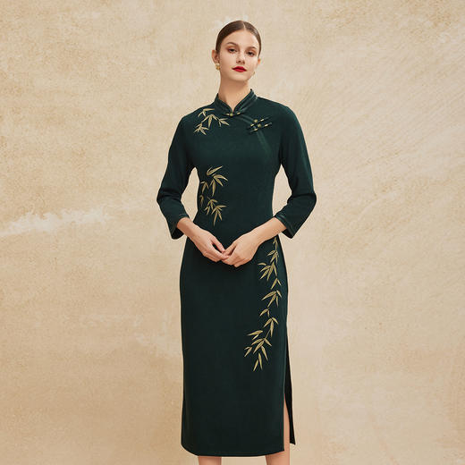 PH804斯尔丽24新款新国风改良版针织弹力罗马布金丝盘扣绣花长袖连衣裙 商品图0