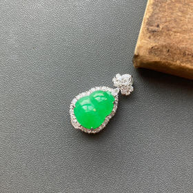 请输入冰种阳绿翡翠葫芦18k白金钻石镶嵌