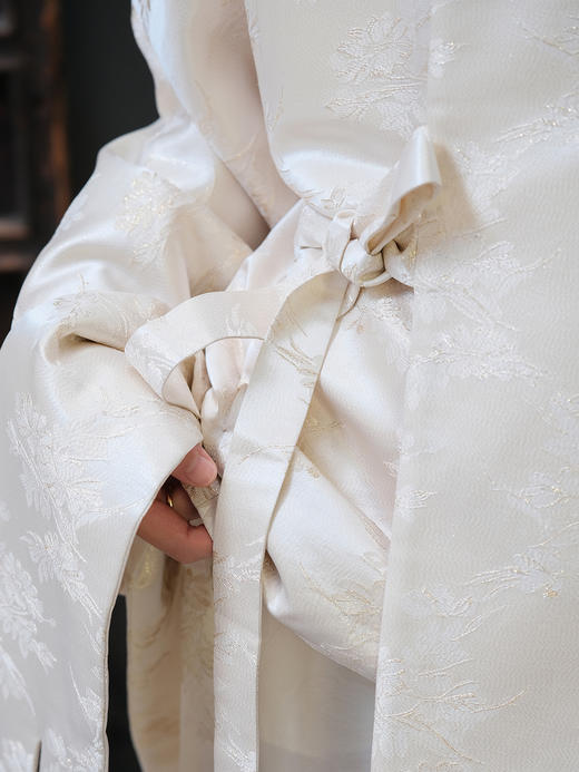 盛唐牡丹| 浅香槟色桑蚕丝配围巾外套 商品图2