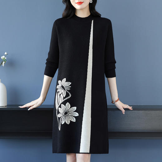 CC-16-9207秋冬过膝连衣裙子女大码妈妈中长款打底上衣宽松遮肚子针织衫 商品图2