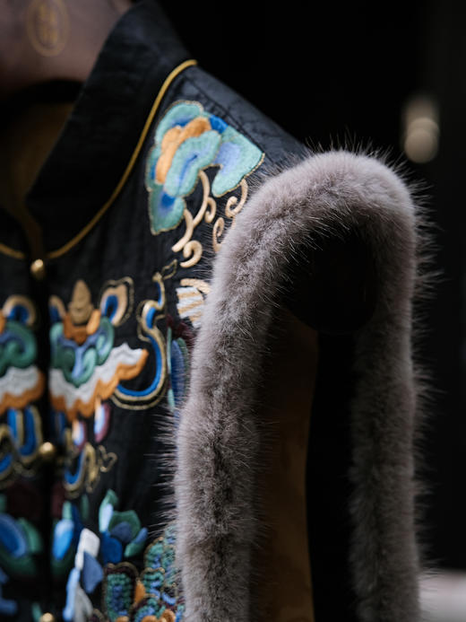 盛唐牡丹|手推苗绣水貂夹棉马甲 商品图12