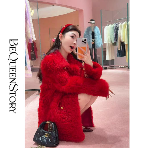 【大货捡漏，不退不换】  【盛世红颜】本命红托斯卡纳皮毛一体中长款保暖外套 商品图2