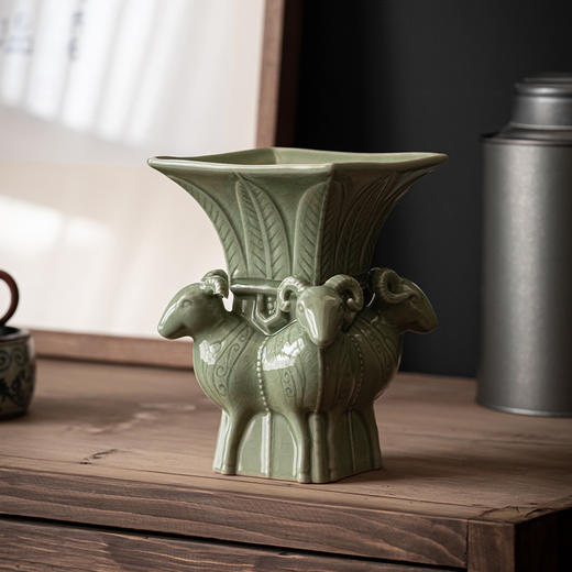 汝山明汝瓷摆件花瓶四羊方尊 大师手作创意客厅仿古摆件汝窑开片可插花 商品图0