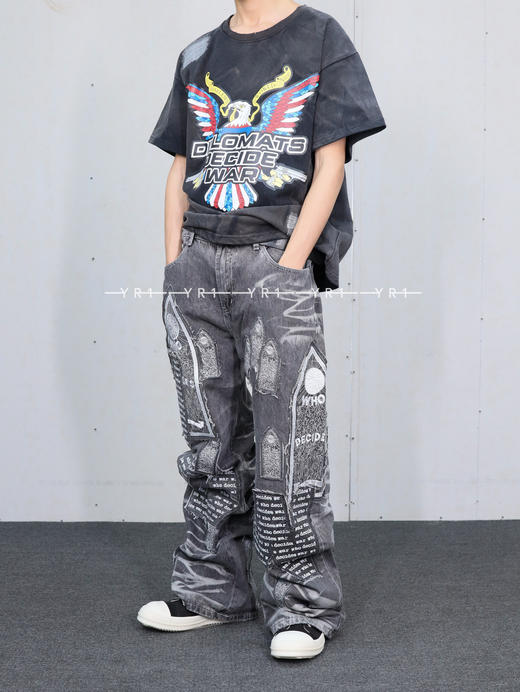 WHO DECIDES WAR｜灰色图案贴片牛仔裤 商品图3