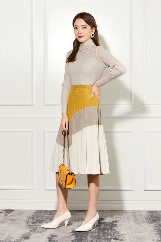 Le Malene 杏色蕾丝钩花修身打底毛衣 11039 商品图1