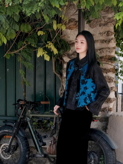 盛唐牡丹| 景泰蓝漳缎蝶恋花马甲 商品图0