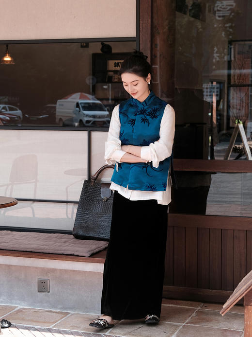 盛唐牡丹|宝蓝色梅兰竹菊漳缎马甲 商品图2